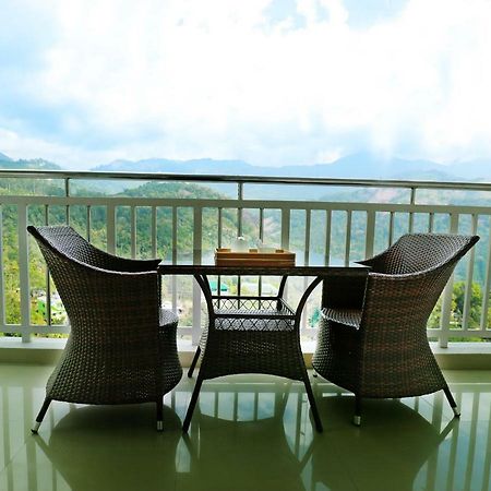 Gokulam Park Munnar Hotel Bagian luar foto