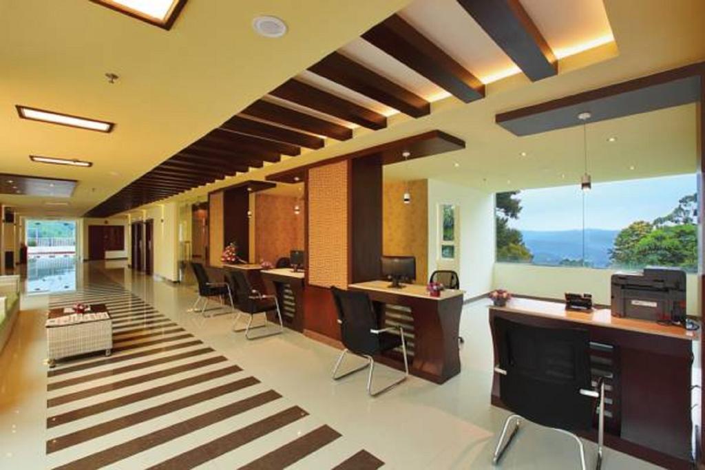 Gokulam Park Munnar Hotel Bagian luar foto