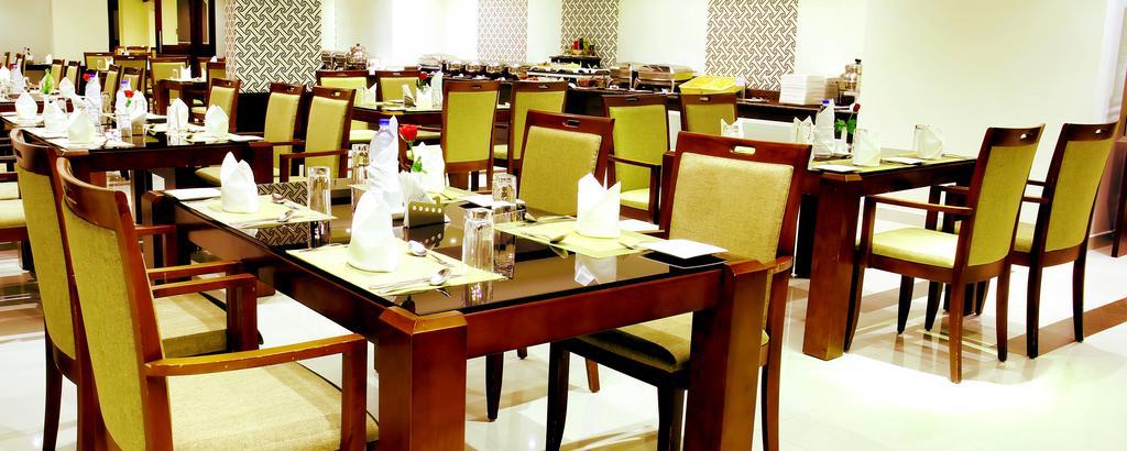Gokulam Park Munnar Hotel Bagian luar foto