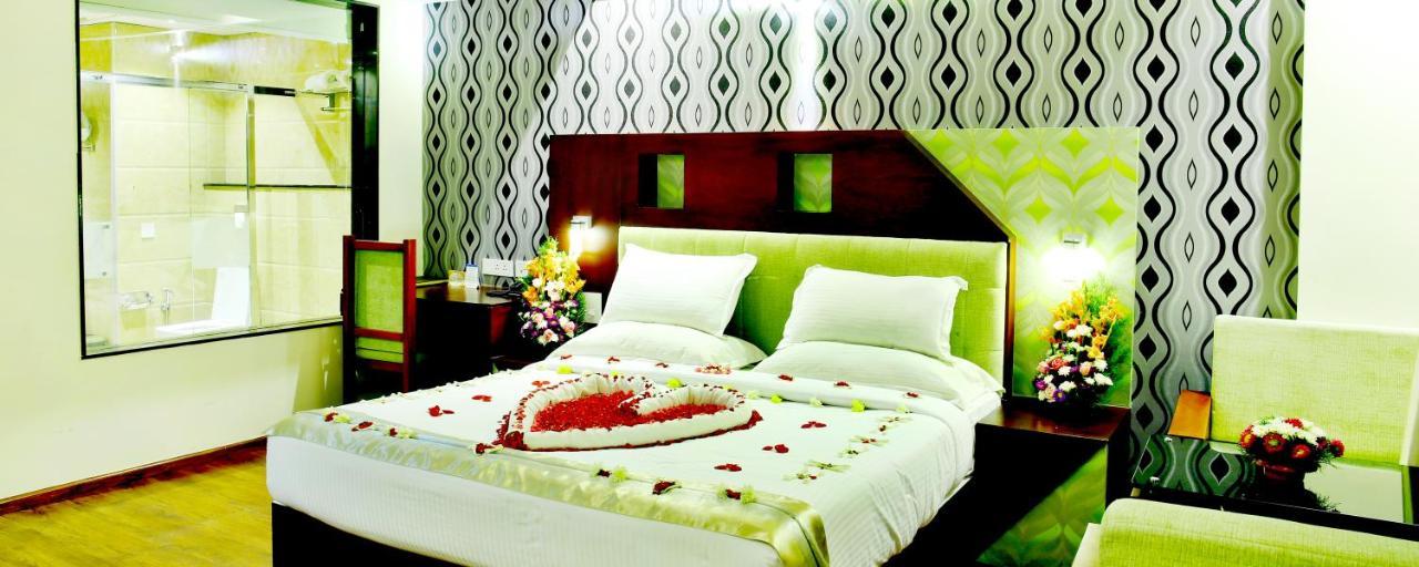 Gokulam Park Munnar Hotel Bagian luar foto