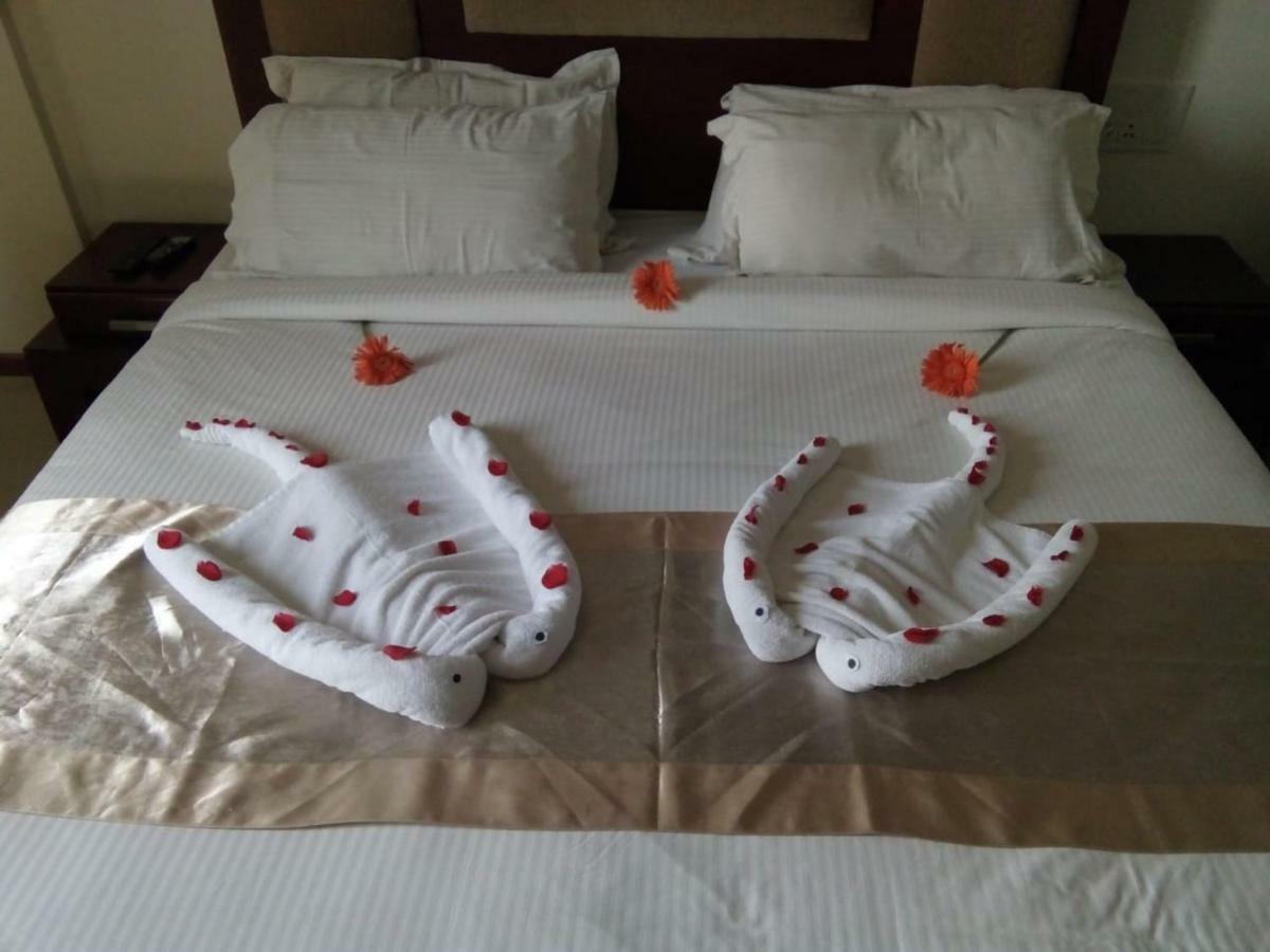 Gokulam Park Munnar Hotel Bagian luar foto