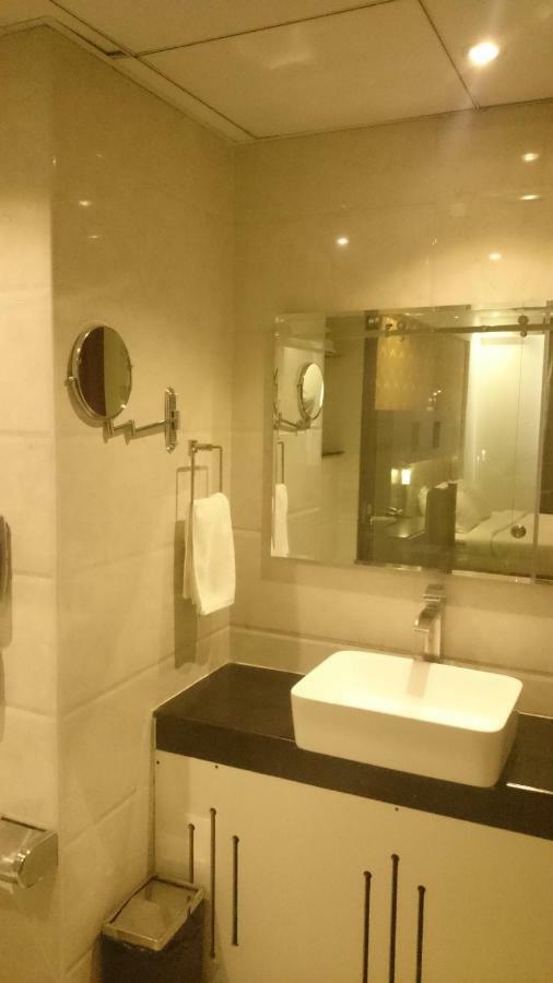 Gokulam Park Munnar Hotel Bagian luar foto