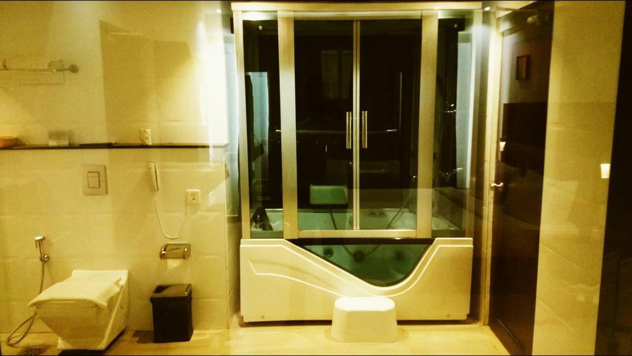 Gokulam Park Munnar Hotel Bagian luar foto
