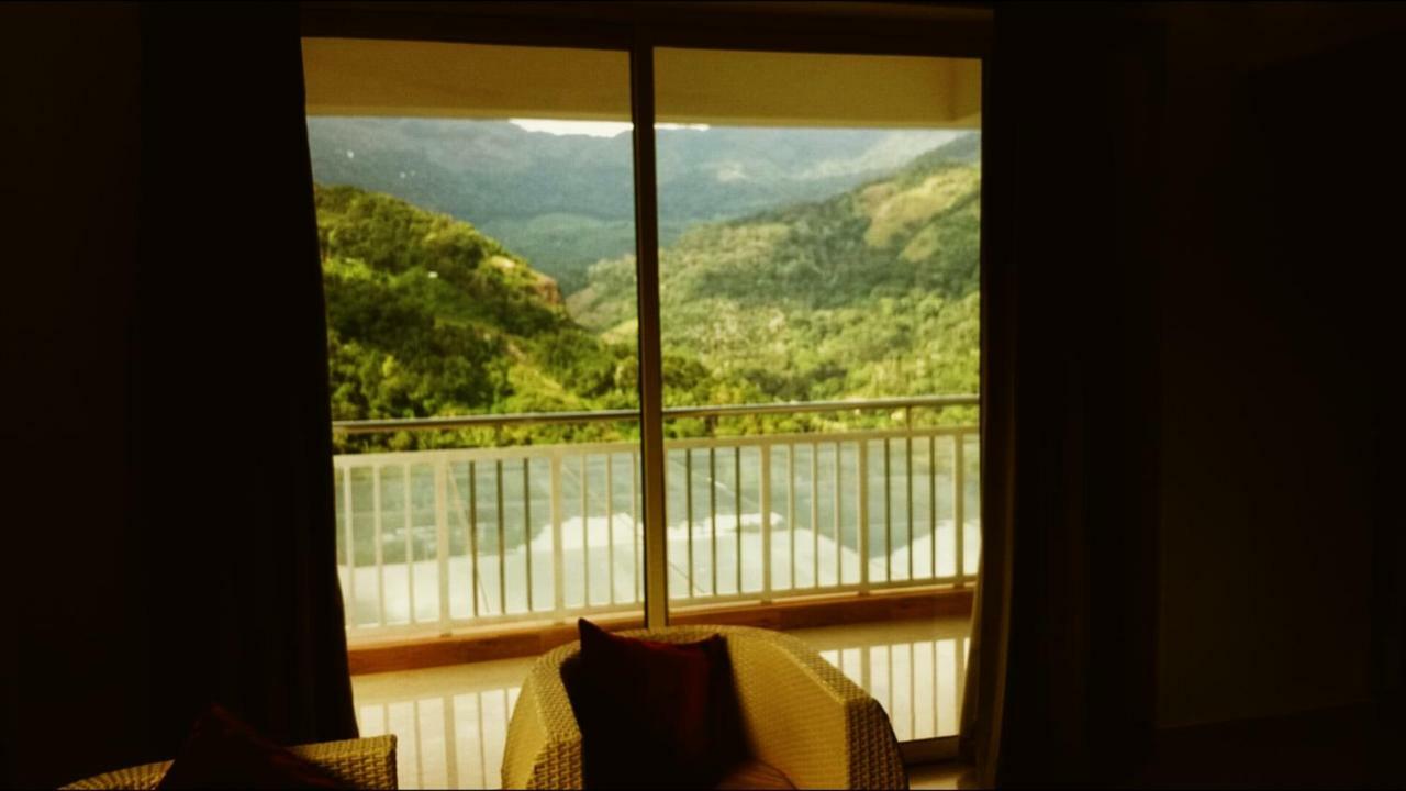 Gokulam Park Munnar Hotel Bagian luar foto